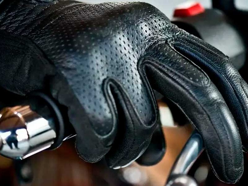 Guide to Choosing Suitable Dirt Bike Gloves